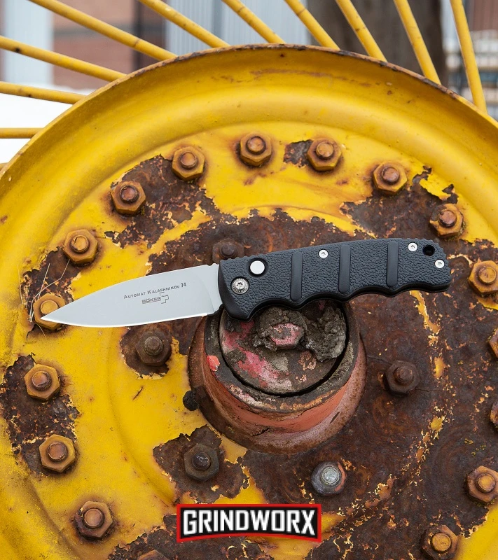 Boker Automatic Kalashnikov Black Automatic Knife Ltd Edition - Dagger Damascus Boker Automatic Kalashnikov Black Automatic Knife Ltd Edition - Dagger Damascus -Knives Shop Boker Kalashnikov Automatic Knife Black Bead Blast KALS74 BHQ 0103 kp lifestyle web large 7