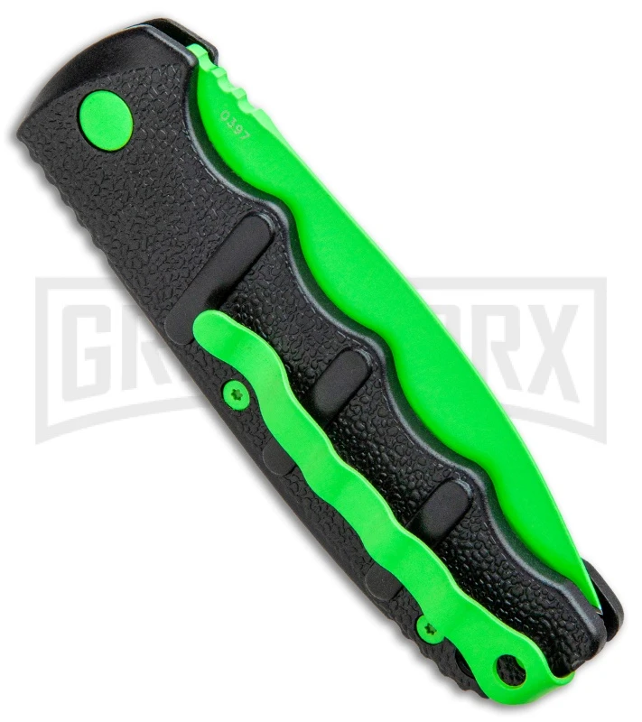 Boker Kalashnikov Automatic Knife - D2 Dagger Electric Green Plain Boker Kalashnikov Automatic Knife - D2 Dagger Electric Green Plain -Knives Shop Boker Kalashnikov Black Widow Green jr side large